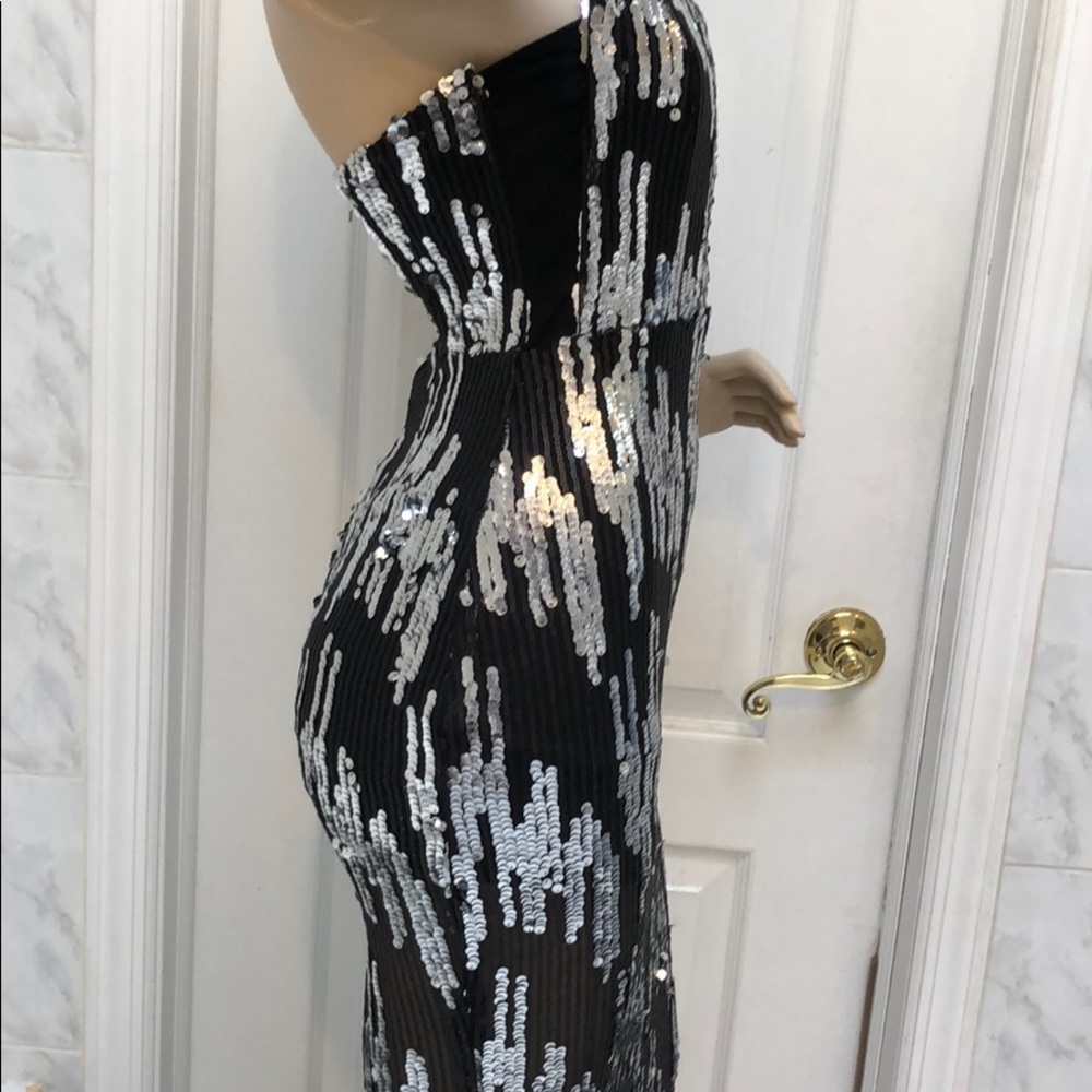 BLACK & SILVER SEQUIN DRESS - Picture 7 of 8